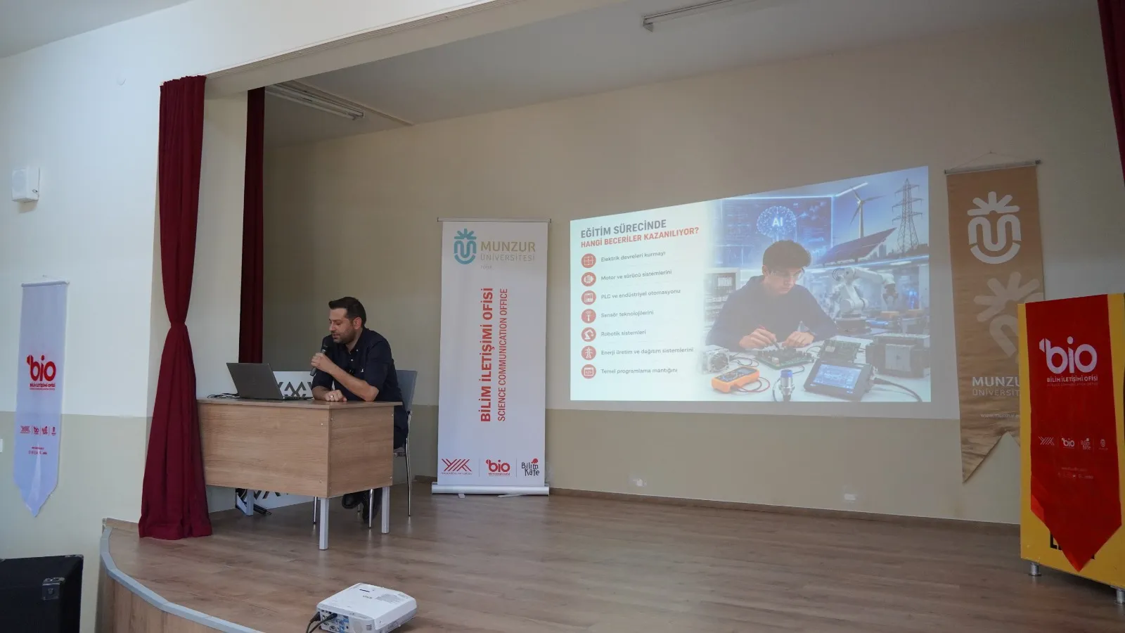 Yapay Zekâdan ve Geleceğin Gıdasına: Munzur Üniversitesi Geleceğin Mesleklerini Liselilerle Buluşturdu